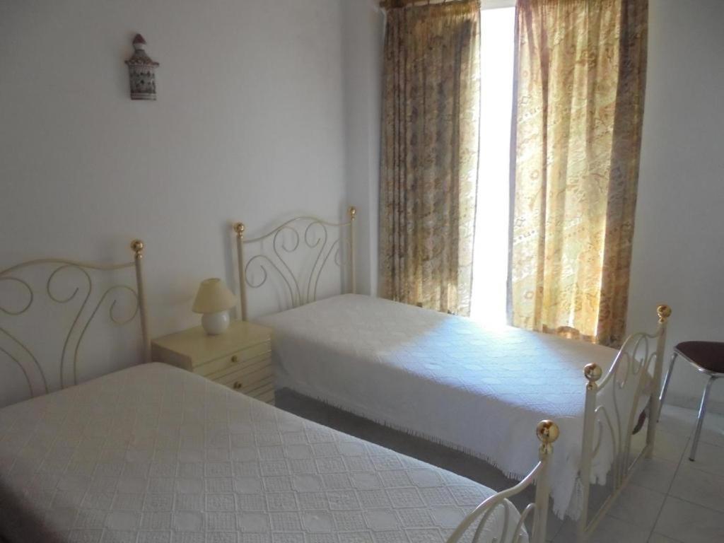 Ema'S Beach And Nightlife House Apartment ลากอส ภายนอก รูปภาพ