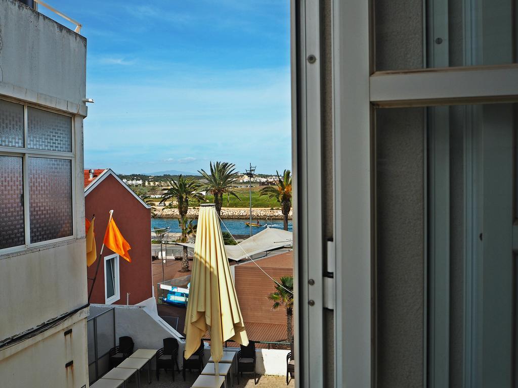 Ema'S Beach And Nightlife House Apartment ลากอส ภายนอก รูปภาพ